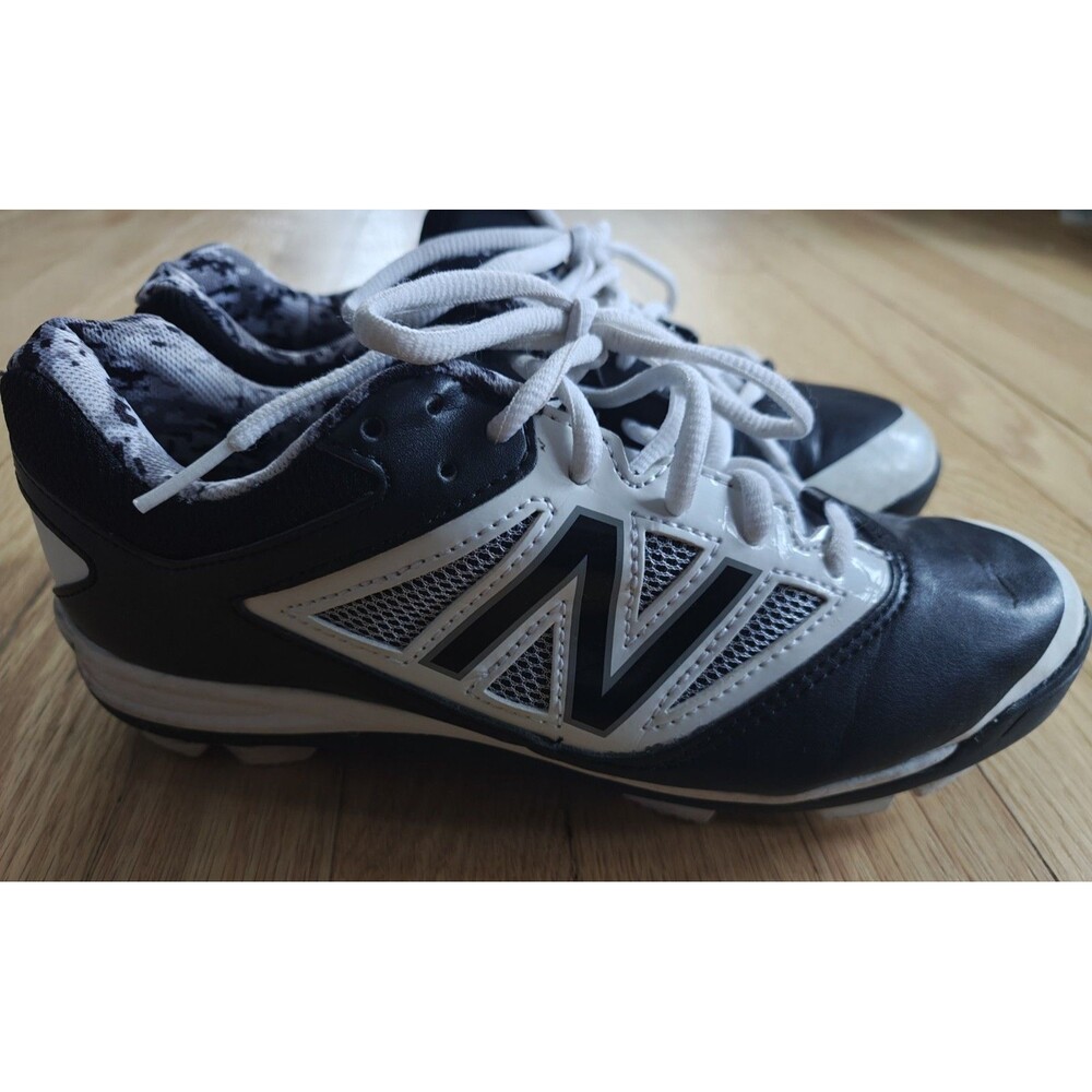 New Balance 4040 Men's Size 6 Black White Metal Baseball Cleats Spikes